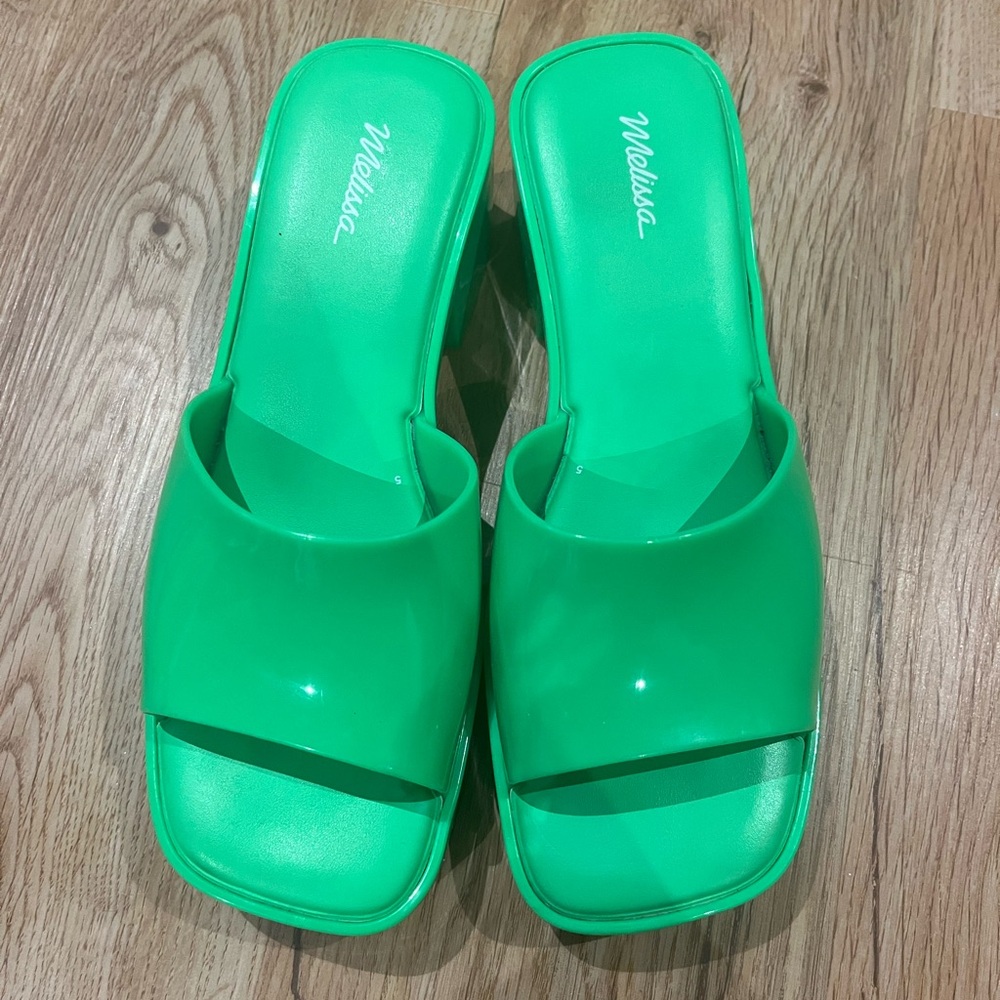 MELISSA
Green Shape Mules